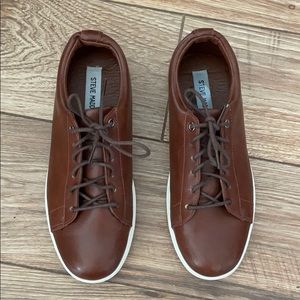 Men’s/boys sz 5 Steve Madden dress shoes
